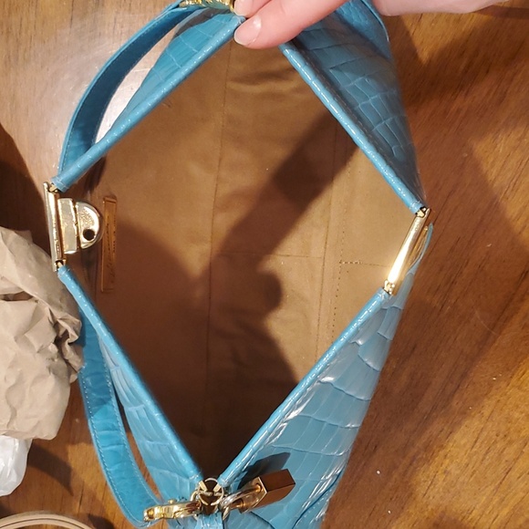 Tiziana Collections Italian turquoise patent leather handbag - Picture 10 of 14